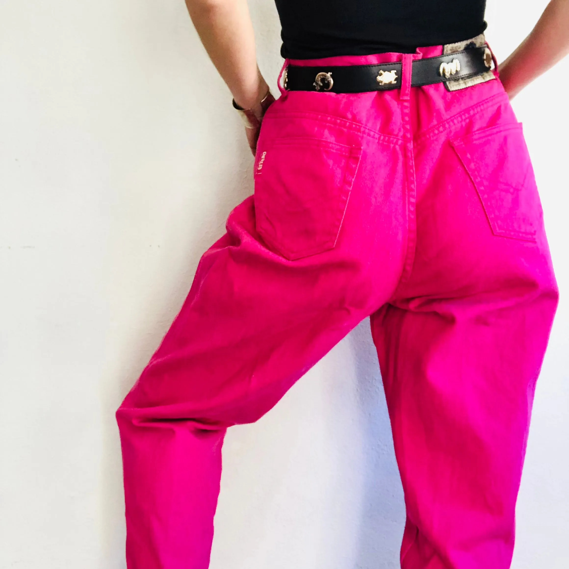 80'S VINTAGE GITANO HOT PINK MOM JEANS // WAIST SIZE 30