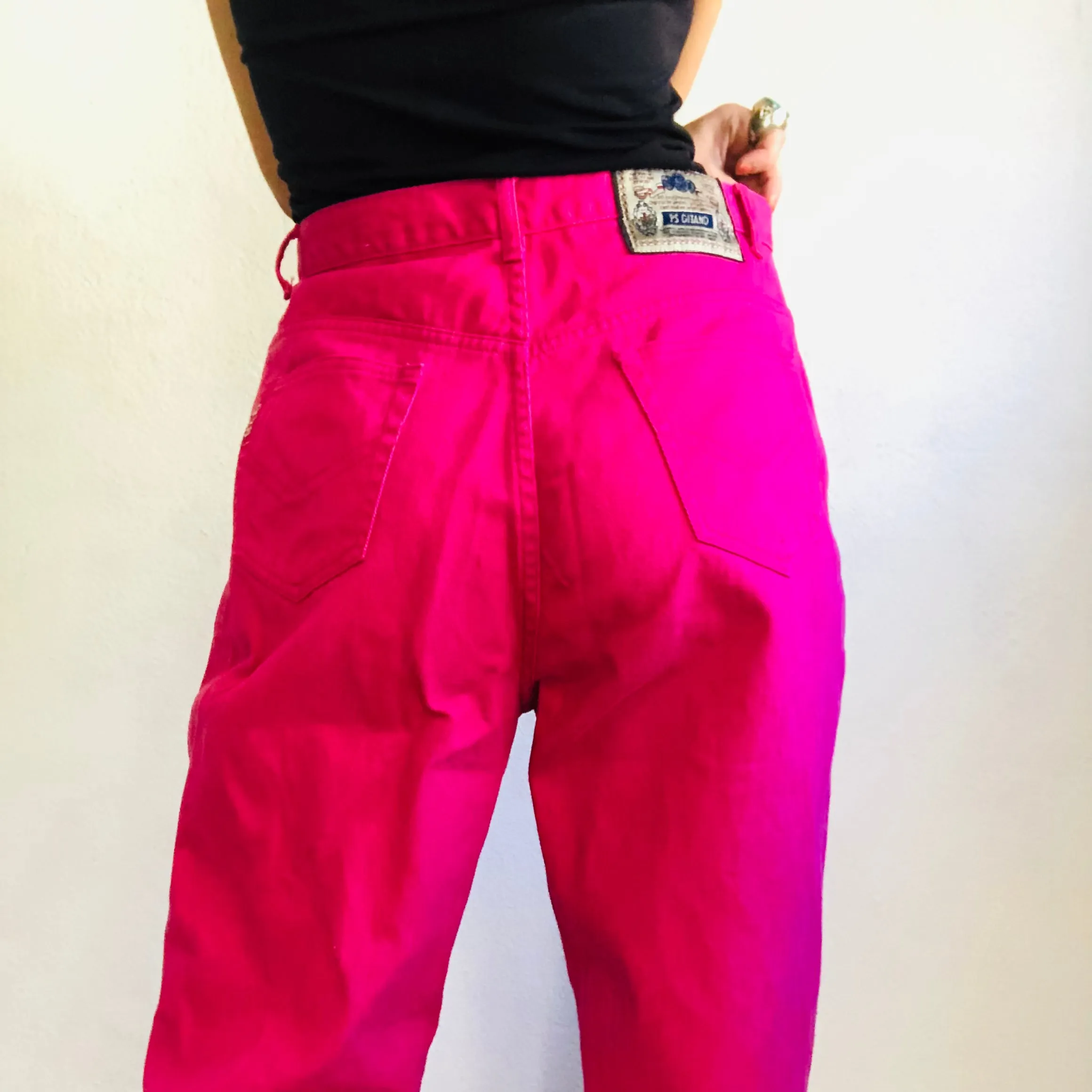 80'S VINTAGE GITANO HOT PINK MOM JEANS // WAIST SIZE 30