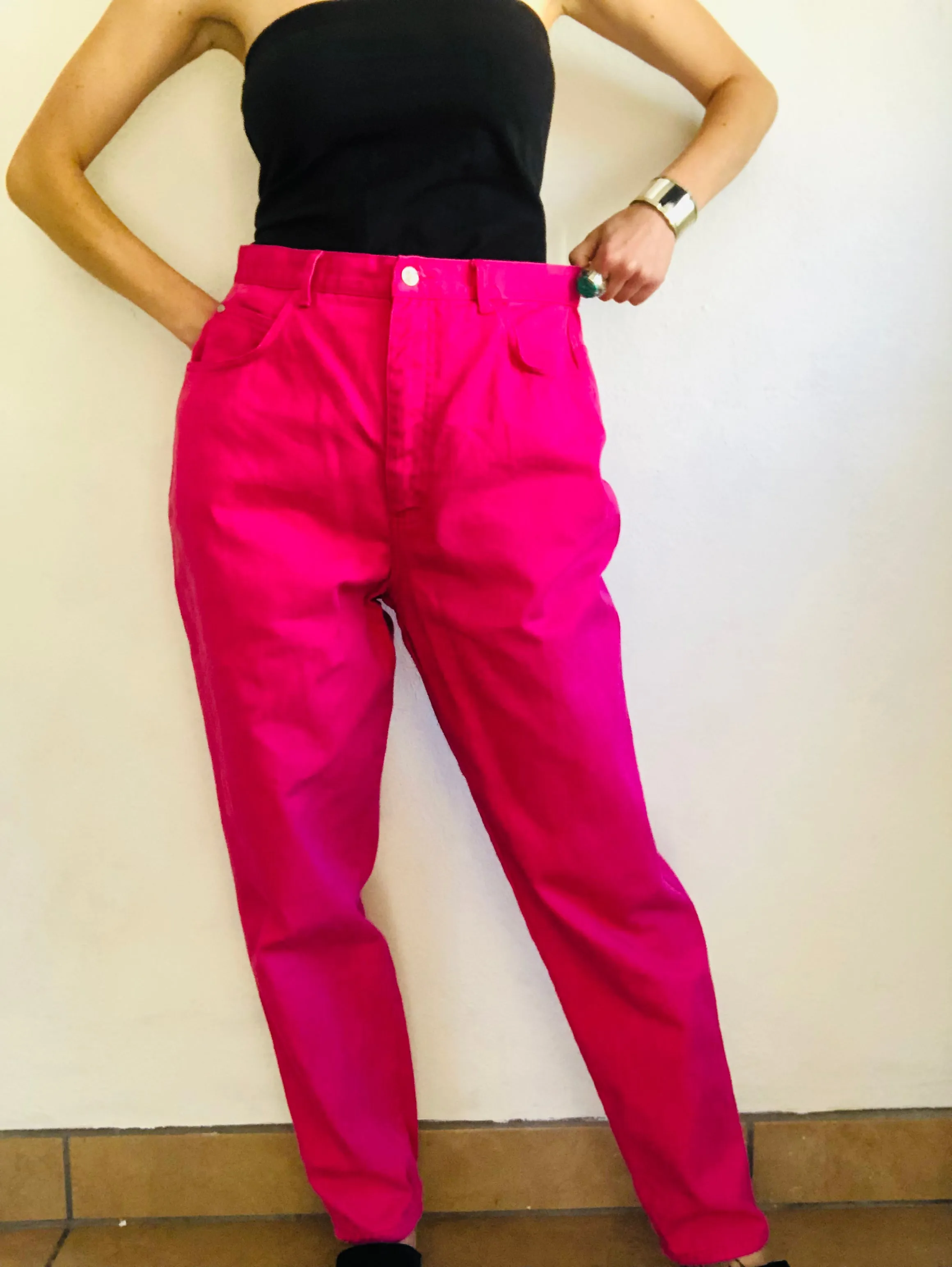 80'S VINTAGE GITANO HOT PINK MOM JEANS // WAIST SIZE 30