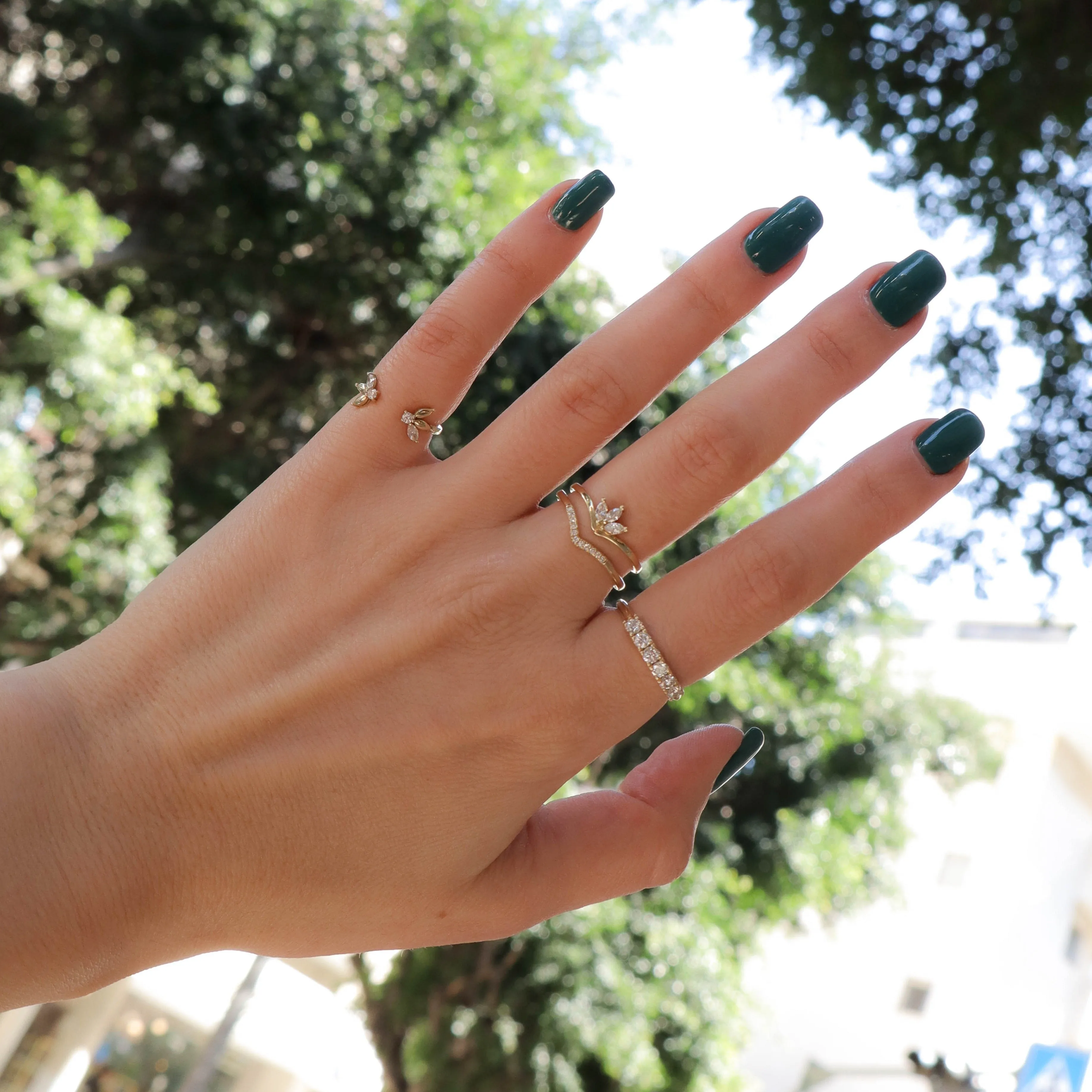 Hannah Ring With White diamonds