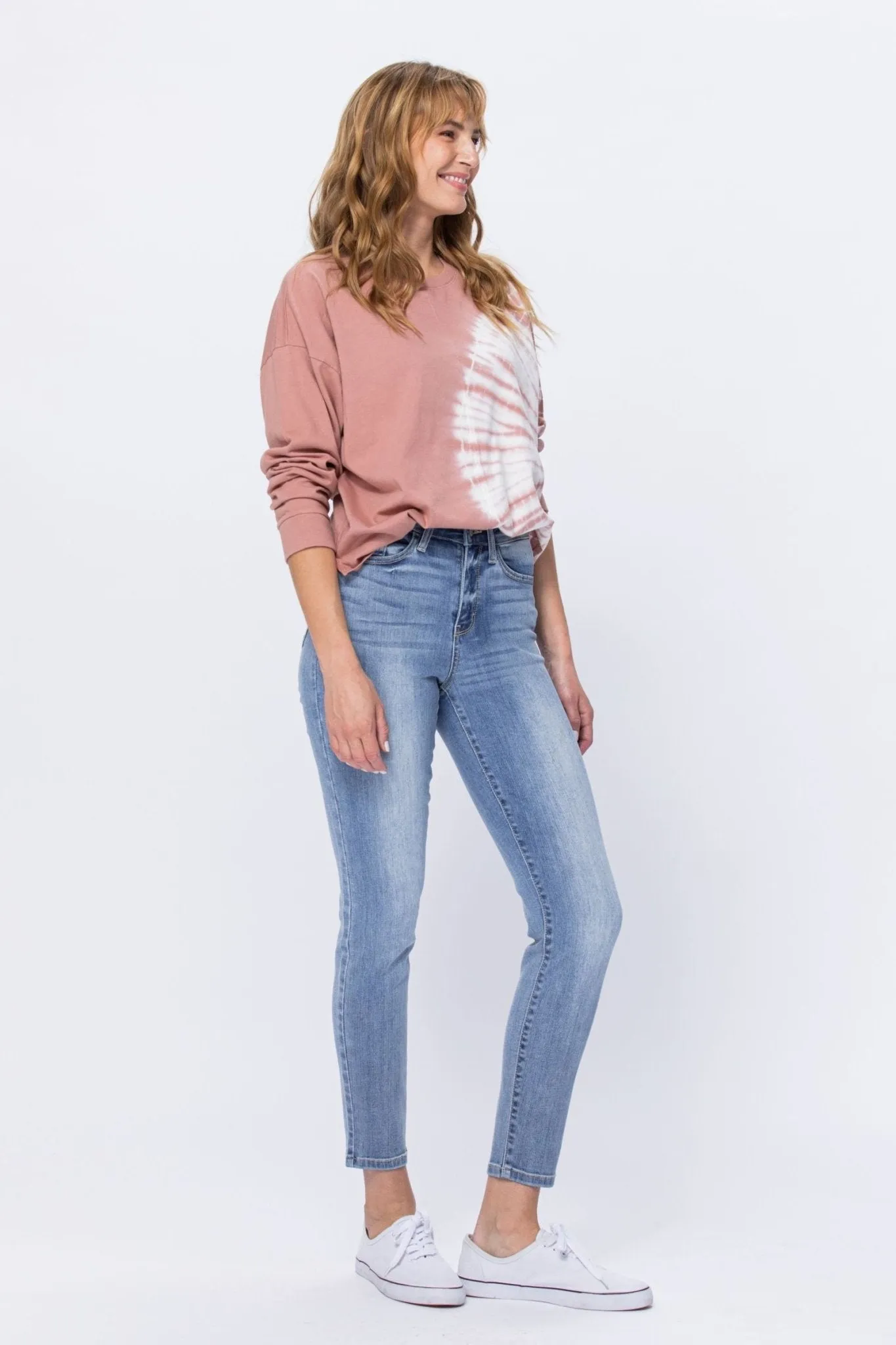 Judy Blue Monroe Relaxed Fit Light Wash Jeans