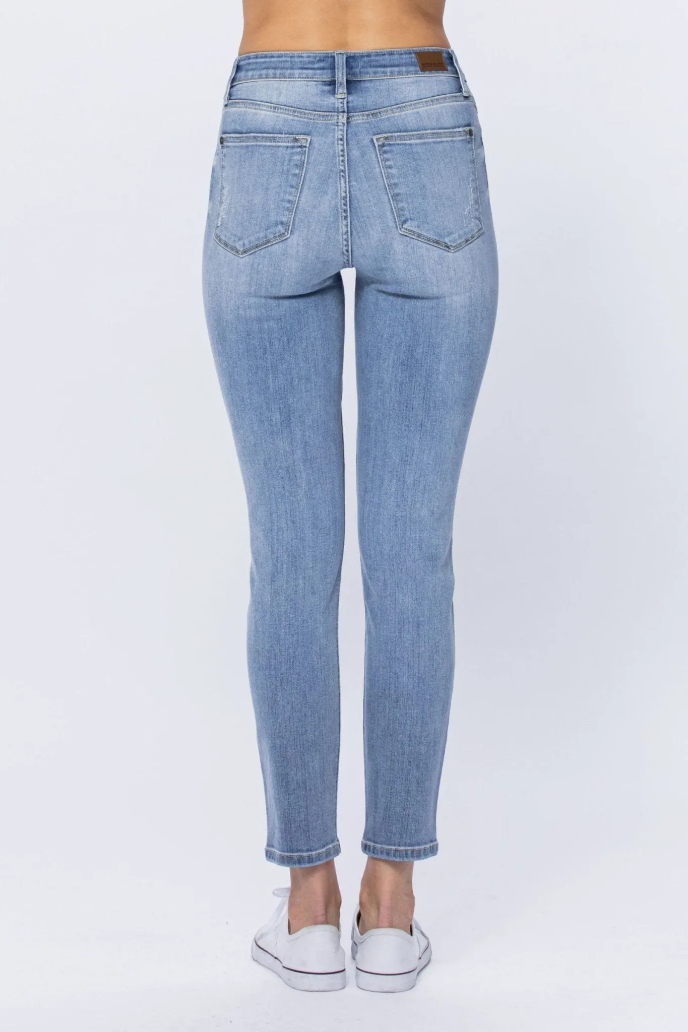 Judy Blue Monroe Relaxed Fit Light Wash Jeans