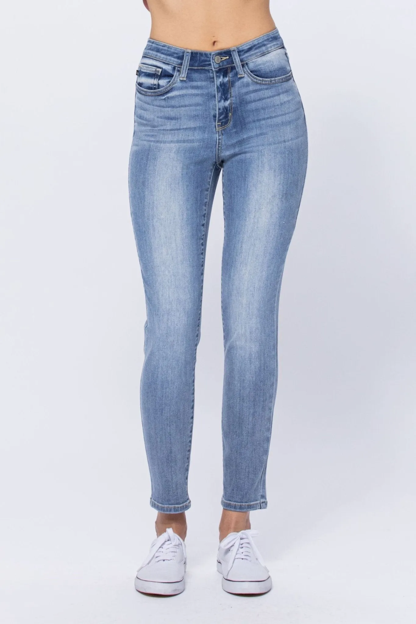 Judy Blue Monroe Relaxed Fit Light Wash Jeans
