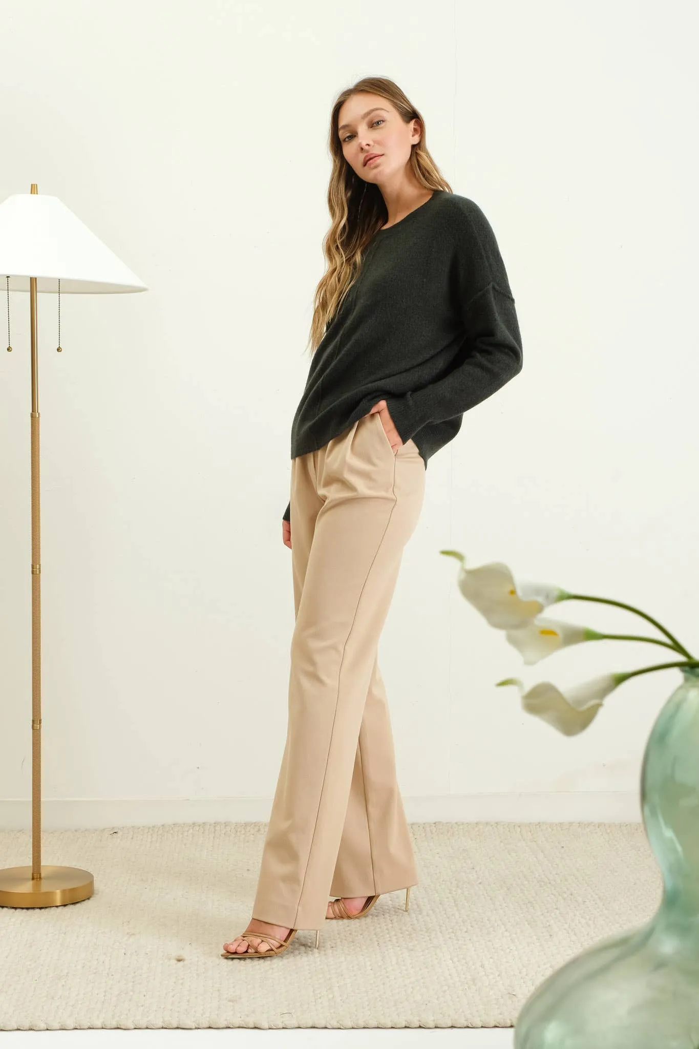 SOLID CREWNECK FRONT SEAM KNIT SWEATER