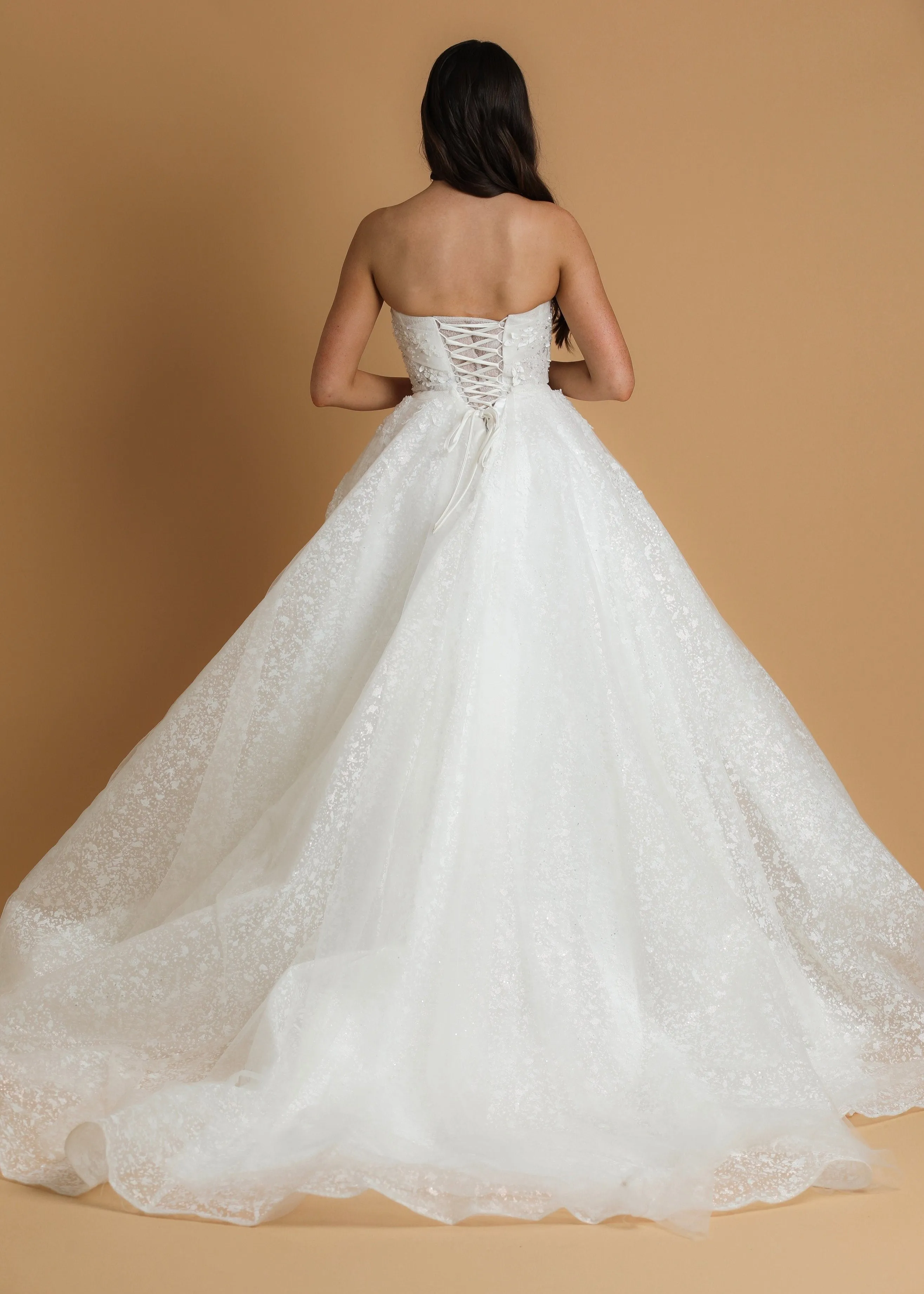 Sparkling strapless straight cut neckline crinoline skirt wedding dress
